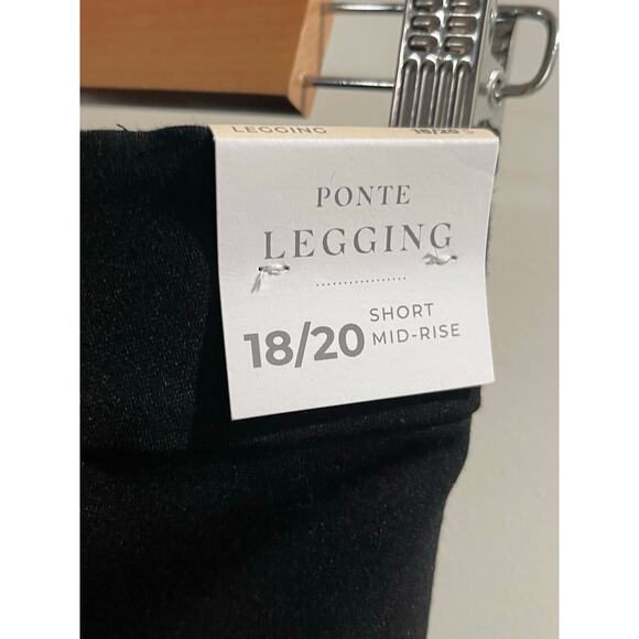 Lane Bryant Ponte Sequin-Trim Leggings - NWT - 18/20 SHORT - Picture 6 of 8